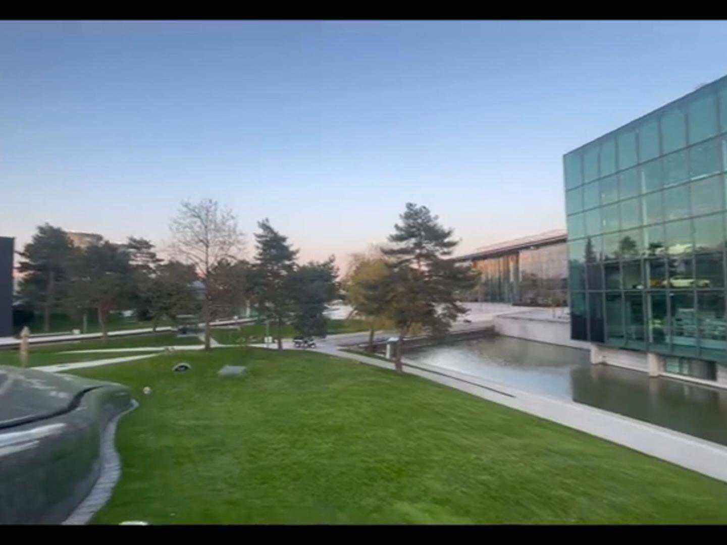 工業(yè)4.0工廠設(shè)計構(gòu)成"生產(chǎn)-展示-體驗"的有機整體:上海大馳創(chuàng)新參觀大眾汽車公園